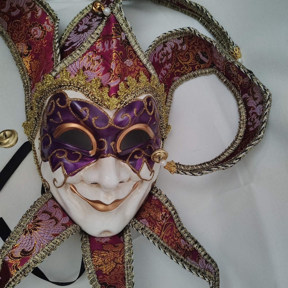 ♣️Elegant Venetian Jester Mask with Purple and Gold Accents - Picture 2 of 11